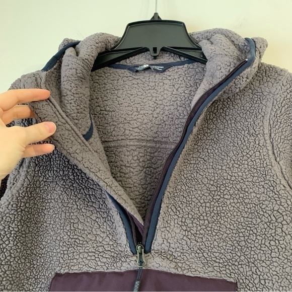 The North Face Gray Fleece Hoodie - Picture 4 of 10